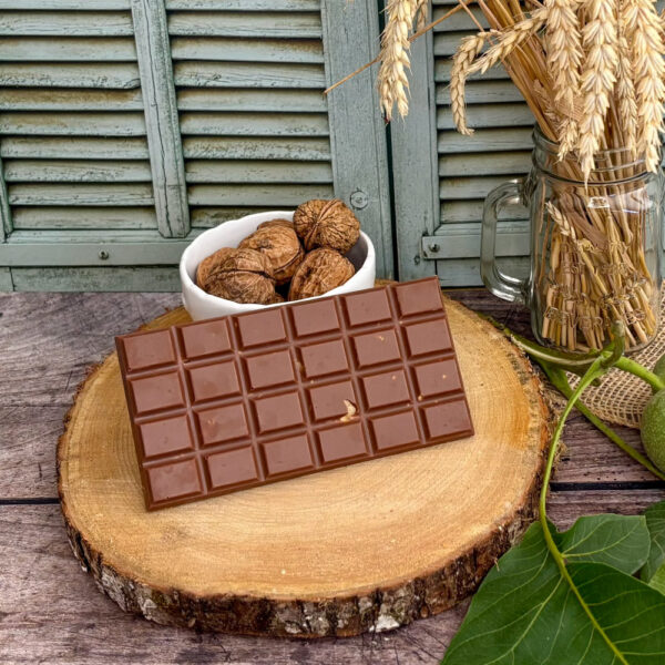 Tablette de chocolat au lait et noix - Ferme Les 2 Noix'elles à Mainzac en Charente
