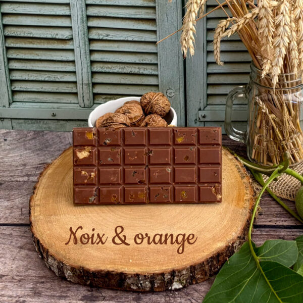 Tablette de chocolat au lait, noix et orange confite - Ferme Les 2 Noix'elles à Mainzac en Charente