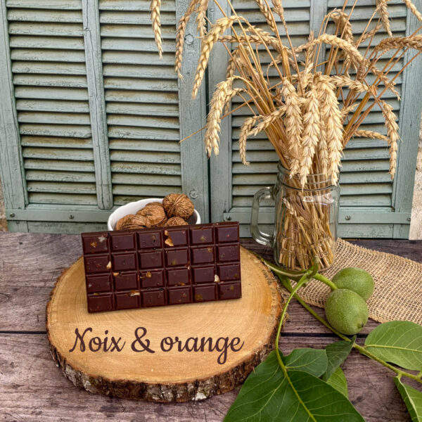 Tablette chocolat noir, noix et oranges confites - Ferme Les 2 Noix'elles à Mainzac en Charente